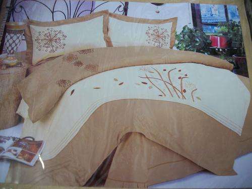 6 PIECE BEDDING SET (Range 1 = R140)